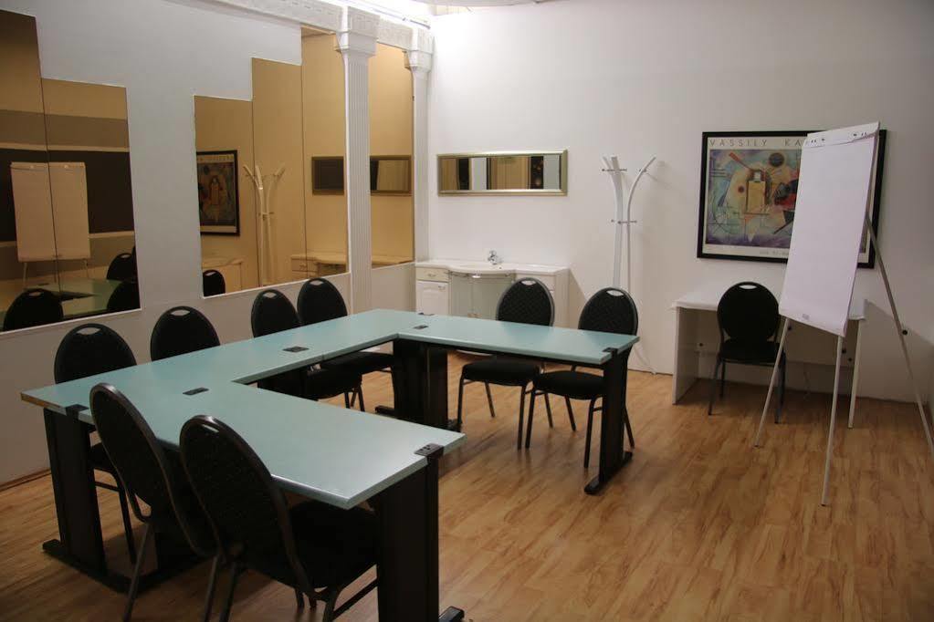 Hotel Freizeittempel Wiener Neustadt Zewnętrze zdjęcie